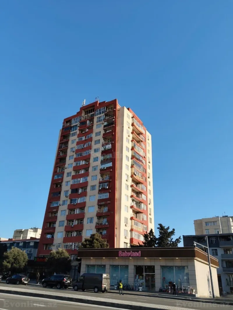 3 otaqlı Mənzil 95 m² Xətai r. Satılır