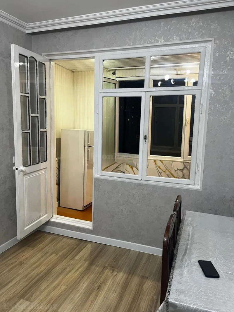 2 otaqlı köhnə tikili mənzil satılır — 4-cü mikrorayon, Bakı - şəkil 9