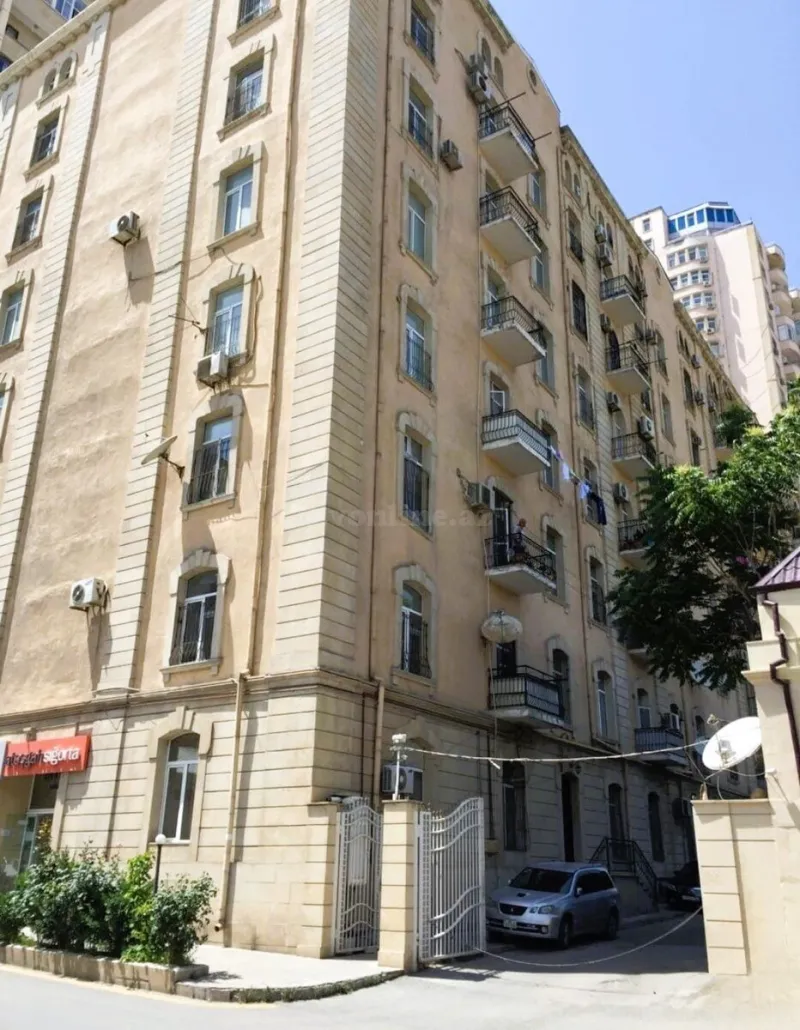3 otaqlı Mənzil 130 m² Nizami m. Kirayə verilir