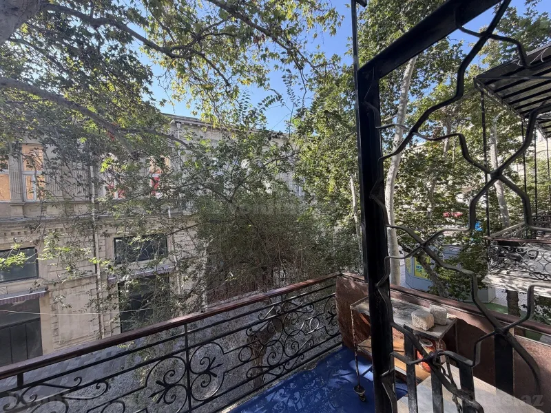 4 otaqlı köhnə tikili mənzil satılır — Səbail r., Bakı - şəkil 12