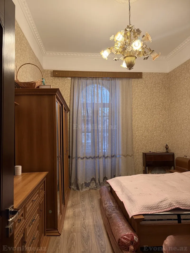 4 otaqlı köhnə tikili mənzil satılır — Səbail r., Bakı - şəkil 14