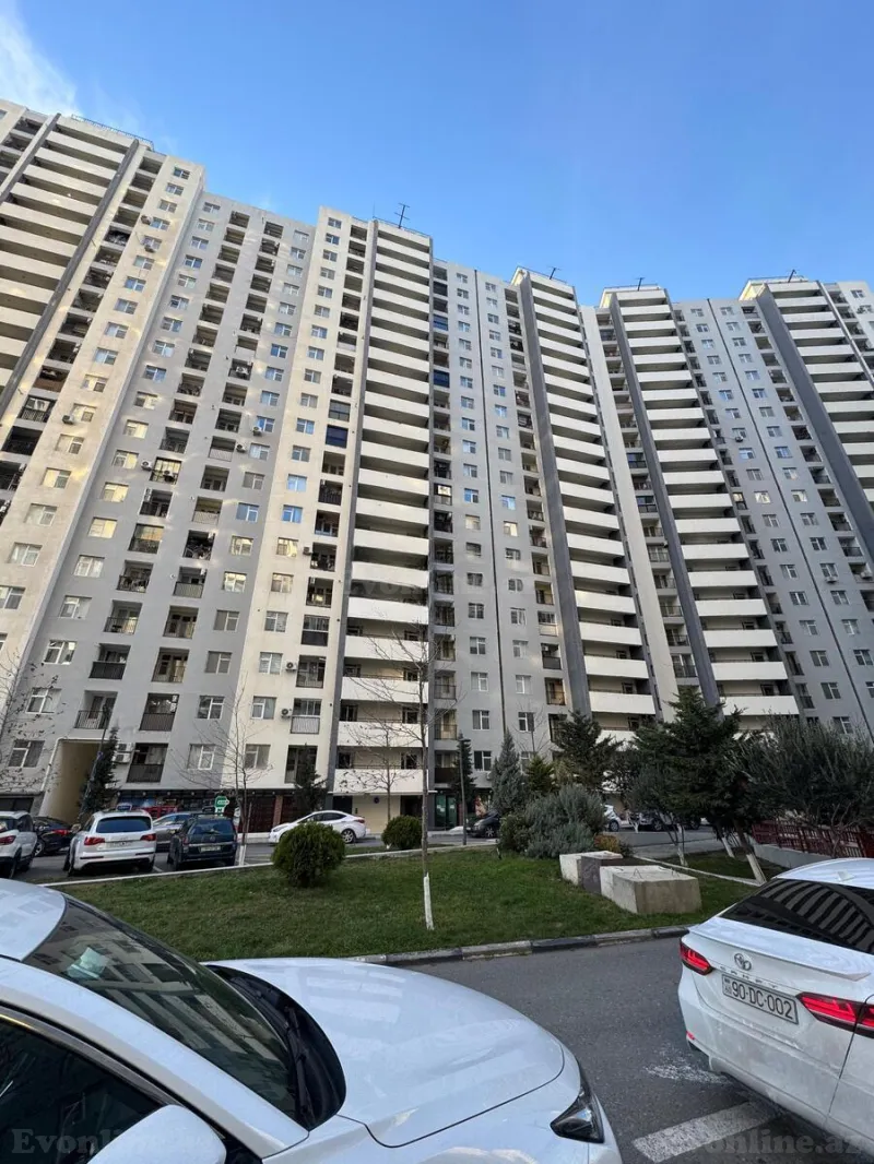 2 otaqlı Mənzil 81 m² Xətai r. Satılır