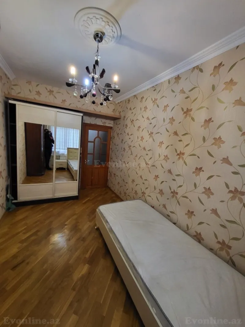 3 otaqlı Mənzil 52 m² 1-ci mikrorayon Satılır