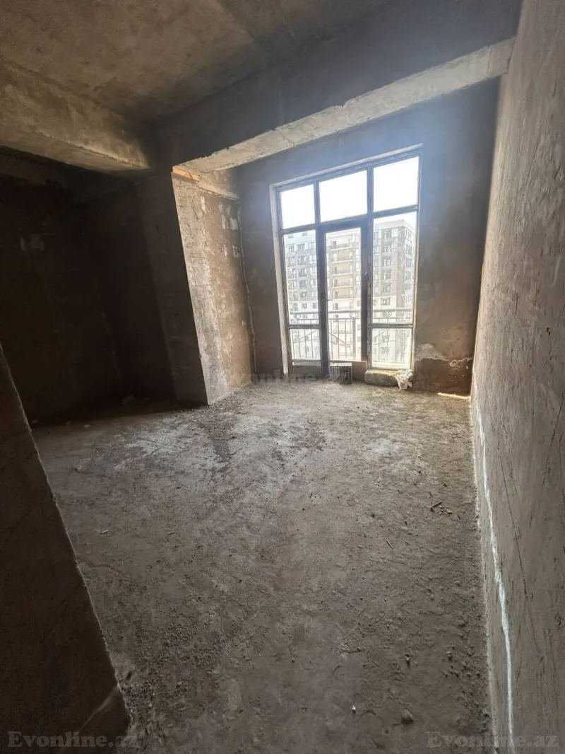 Bakı, Nəsimi r., 28 May m.da 3 otaqlı mənzil satılır