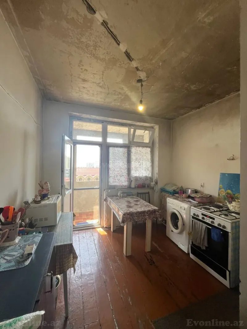 3 otaqlı köhnə tikili mənzil satılır — Həzi Aslanov m., Bakı - şəkil 14