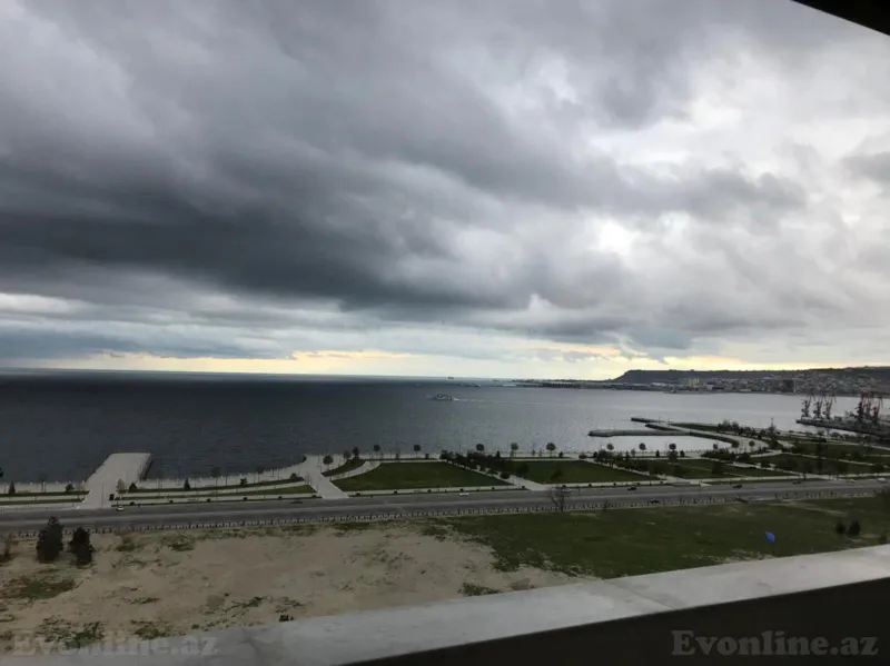 3 otaqlı Mənzil 170 m² Xətai r. Kirayə verilir