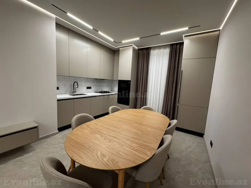 3 otaqlı Mənzil 100 m² 28 May m. Kirayə verilir