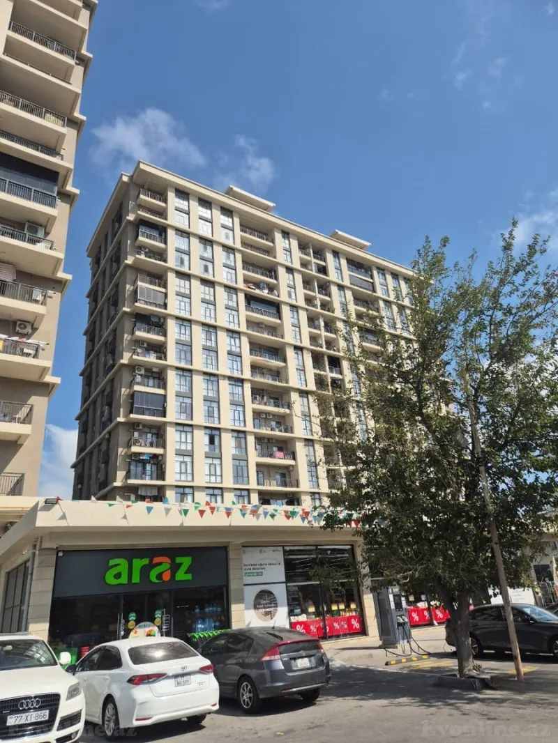 3 otaqlı Mənzil 80 m² 7-ci mikrorayon Satılır