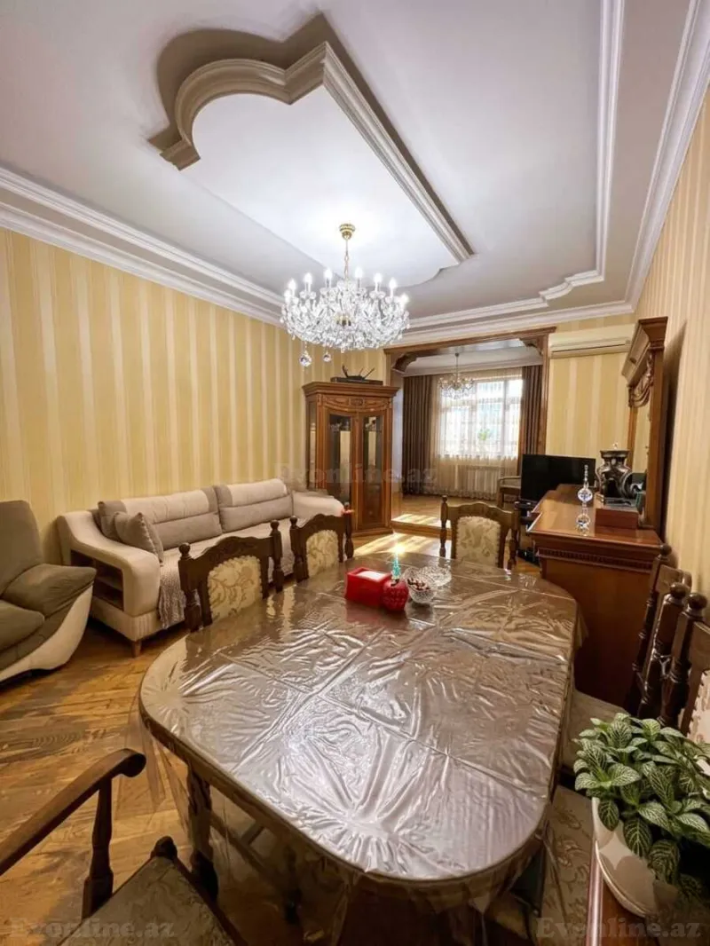 3 otaqlı köhnə tikili mənzil satılır — Nəriman Nərimanov m., Bakı