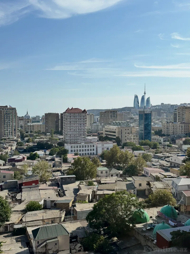 4 otaqlı Mənzil 220 m² 28 May m. Satılır