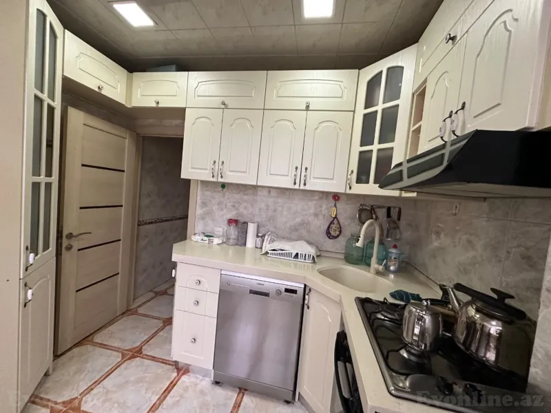 4 otaqlı köhnə tikili mənzil satılır — İnşaatçılar m., Bakı - şəkil 24