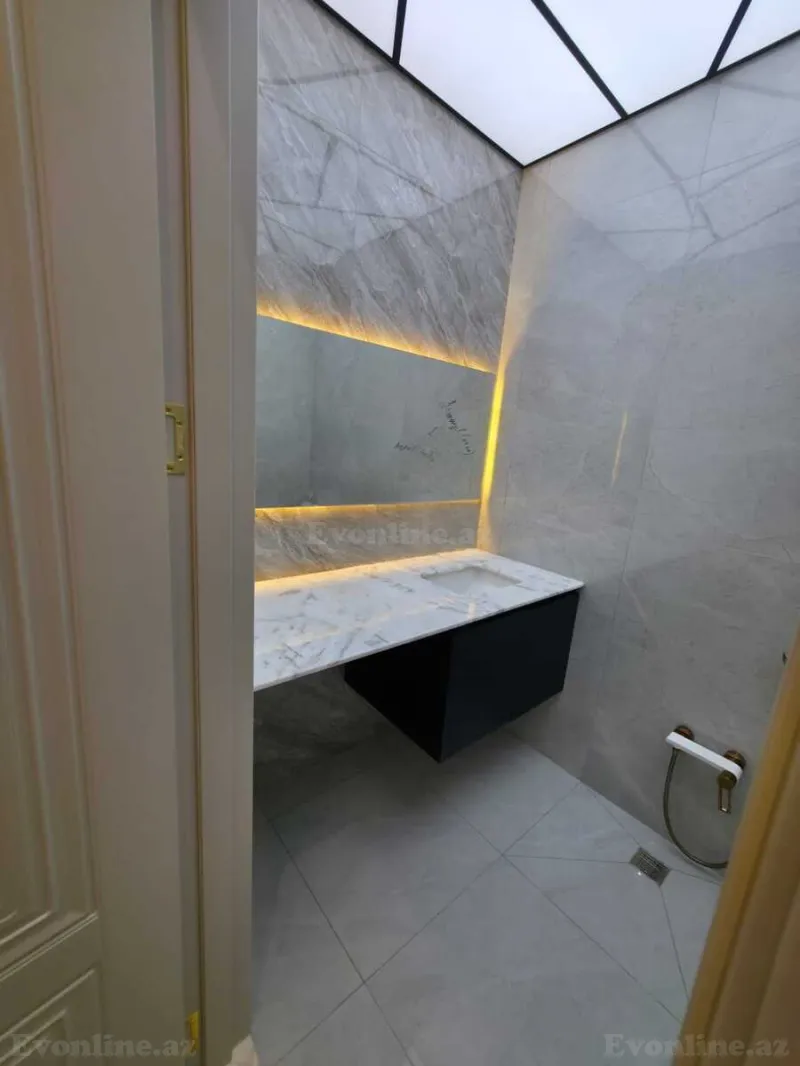 3 otaqlı Mənzil 121 m² Xalqlar Dostluğu m. Satılır