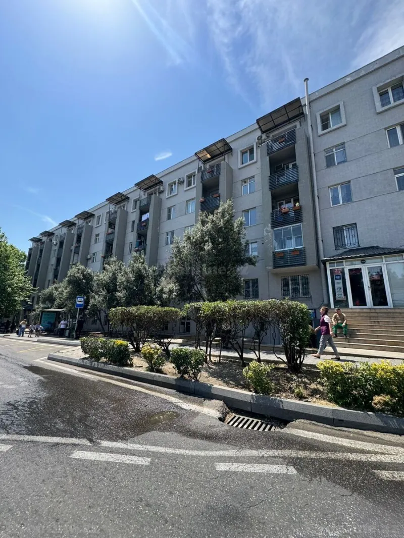 2 otaqlı köhnə tikili mənzil satılır — 8 Noyabr m., Bakı