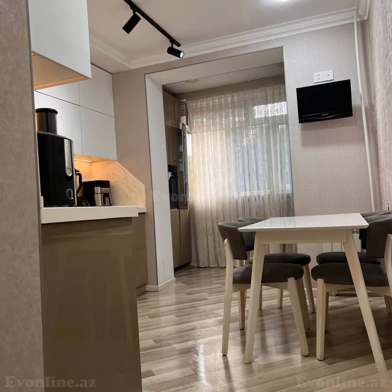 3 otaqlı Mənzil 75 m² 8-ci kilometr Satılır