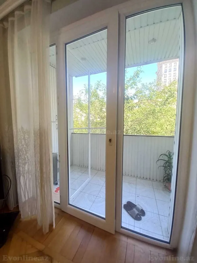 2 otaqlı köhnə tikili mənzil kirayə verilir — Elmlər Akademiyası m., Bakı - şəkil 11