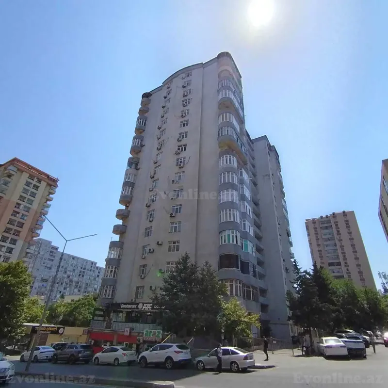 3 otaqlı Mənzil 132 m² 1-ci mikrorayon Satılır