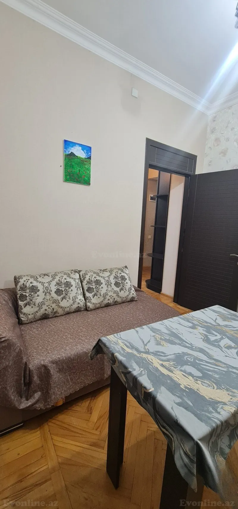 1 otaqlı köhnə tikili mənzil kirayə verilir — Səbail r., Bakı - şəkil 6