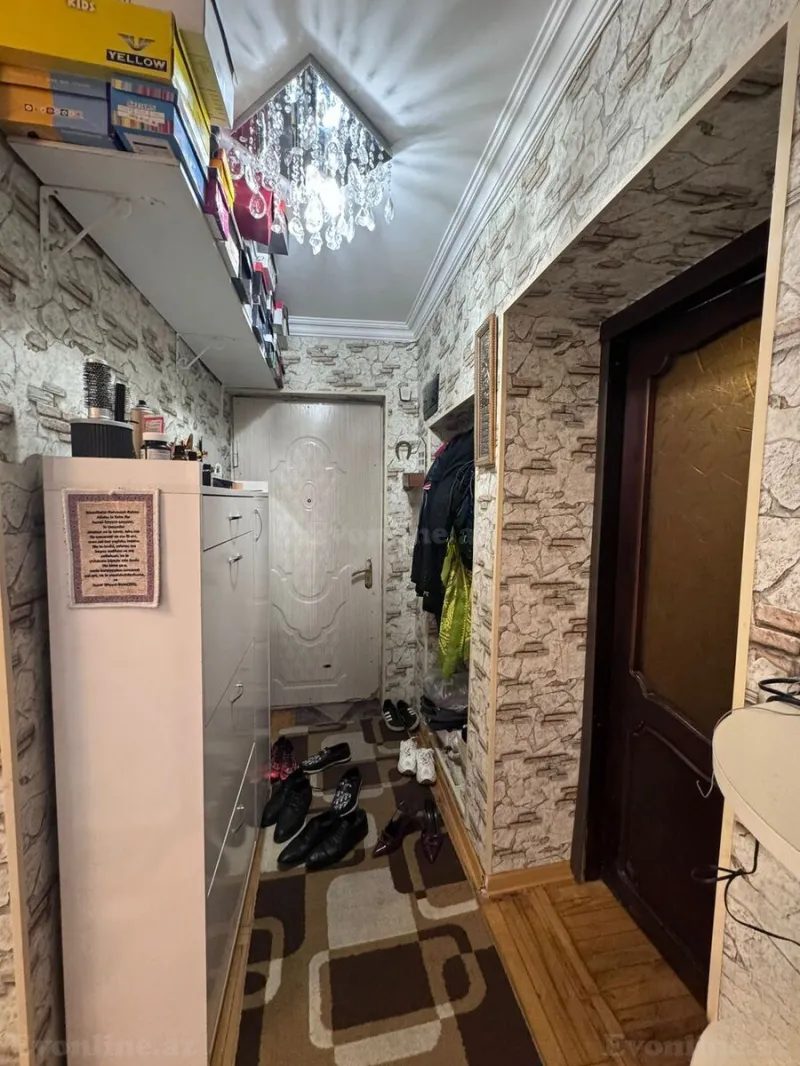 3 otaqlı köhnə tikili mənzil satılır — Elmlər Akademiyası m., Bakı - şəkil 2