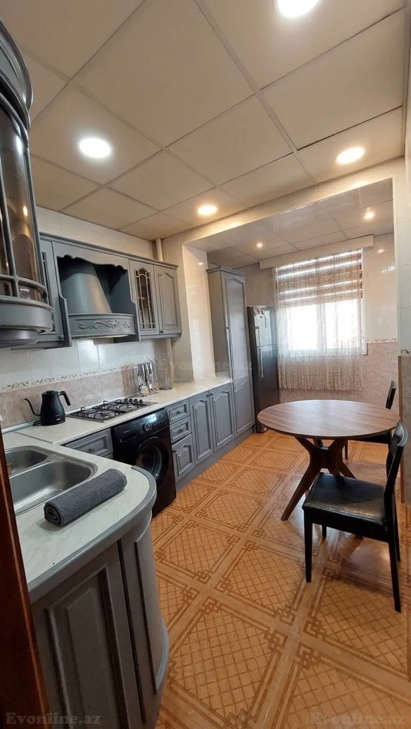 3 otaqlı Mənzil 100 m² Gənclik m. Kirayə verilir