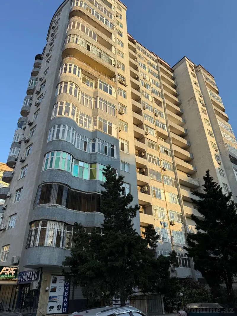 2 otaqlı Mənzil 94 m² 1-ci mikrorayon Satılır