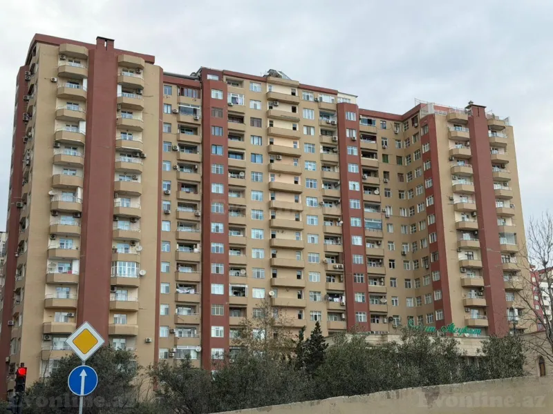 4 otaqlı Mənzil 190 m² Xətai r. Satılır