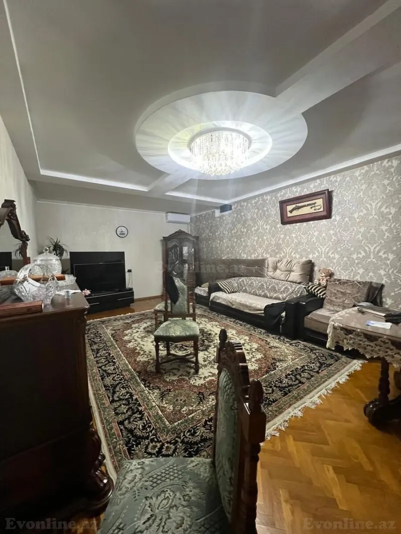 7 otaqlı Həyət evi 220 m² 6-cı mikrorayon Satılır