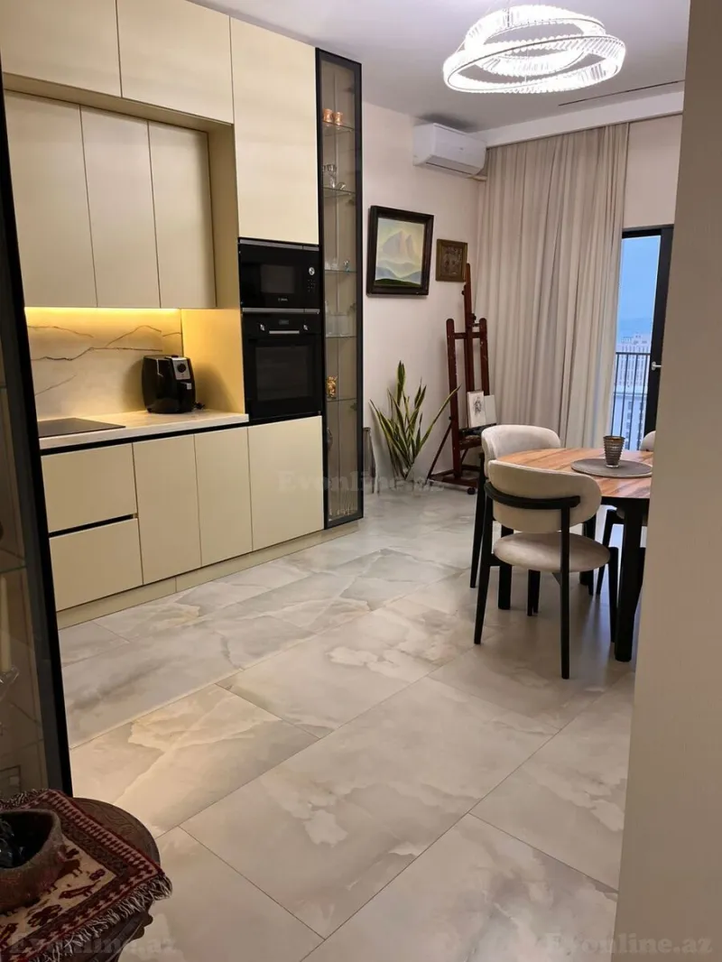 3 otaqlı Mənzil 95 m² Xətai r. Satılır