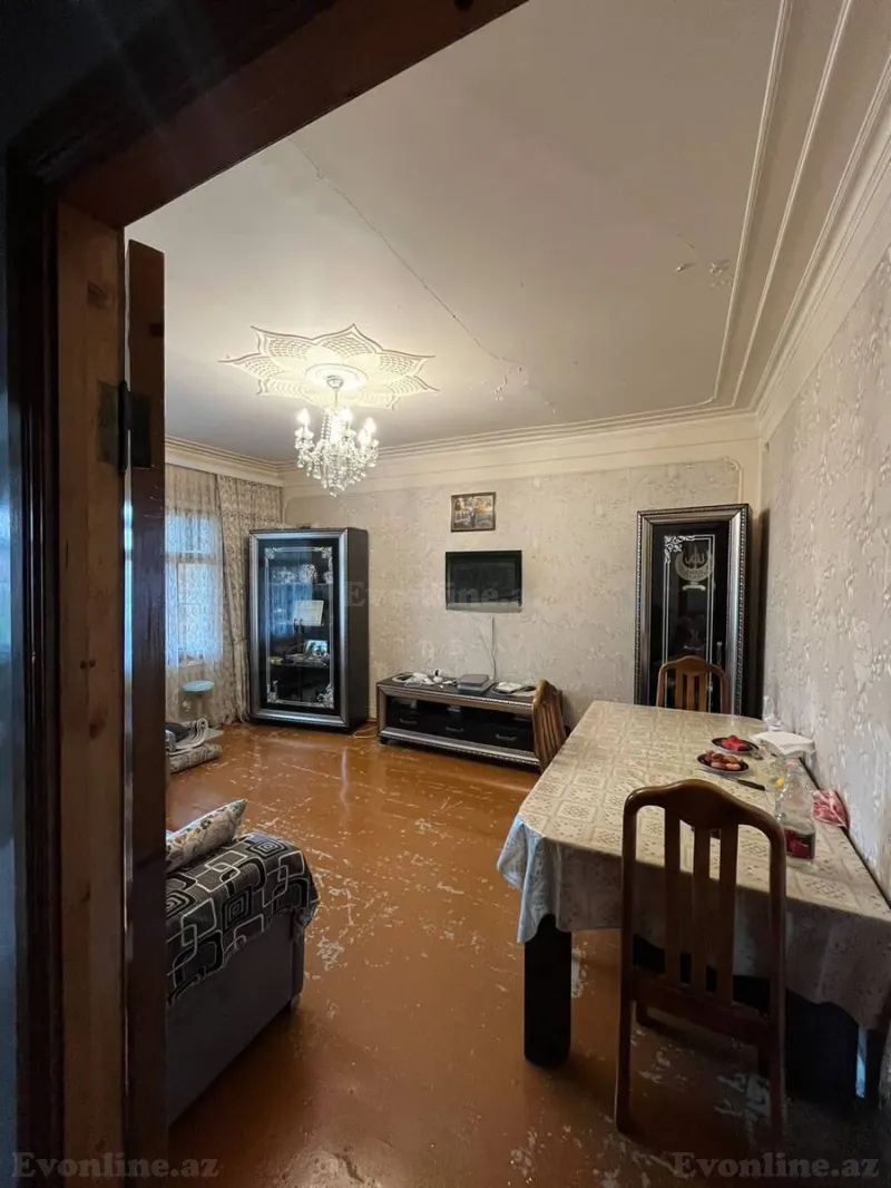 3 otaqlı köhnə tikili mənzil satılır — Sumqayıt