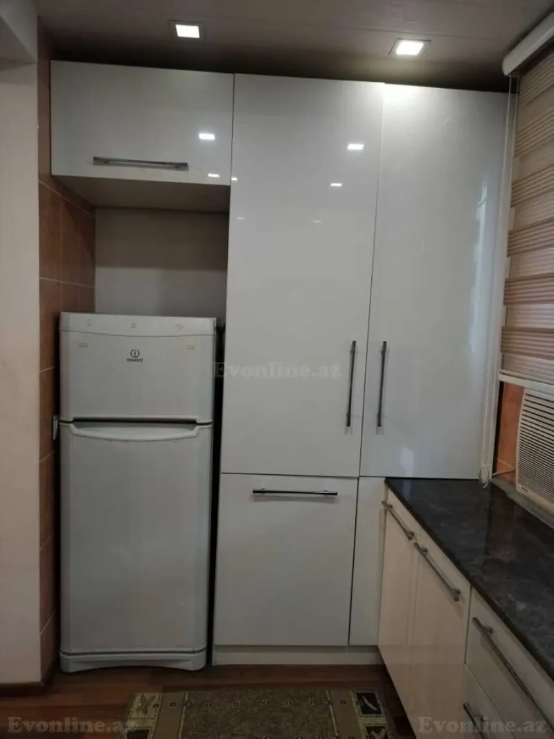 3 otaqlı köhnə tikili mənzil satılır — 20 Yanvar m., Bakı - şəkil 9