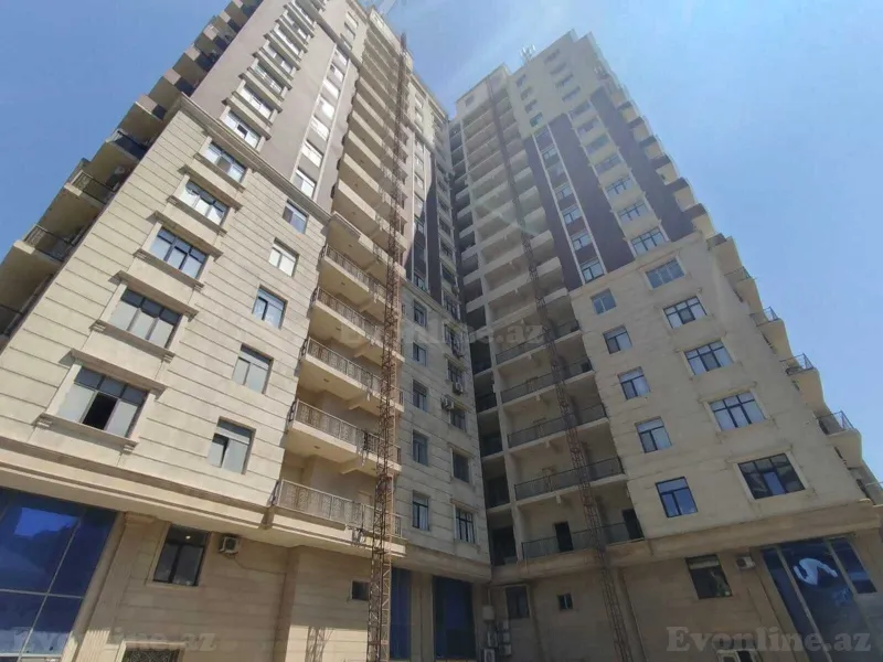 4 otaqlı Mənzil 180 m² Bakmil m. Satılır