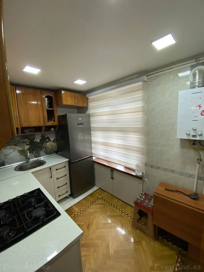 3 otaqlı Mənzil 80 m² İnşaatçılar m. Satılır