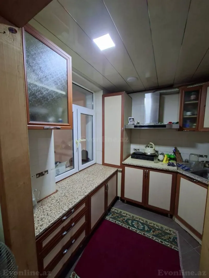3 otaqlı köhnə tikili mənzil kirayə verilir — Elmlər Akademiyası m., Bakı - şəkil 10