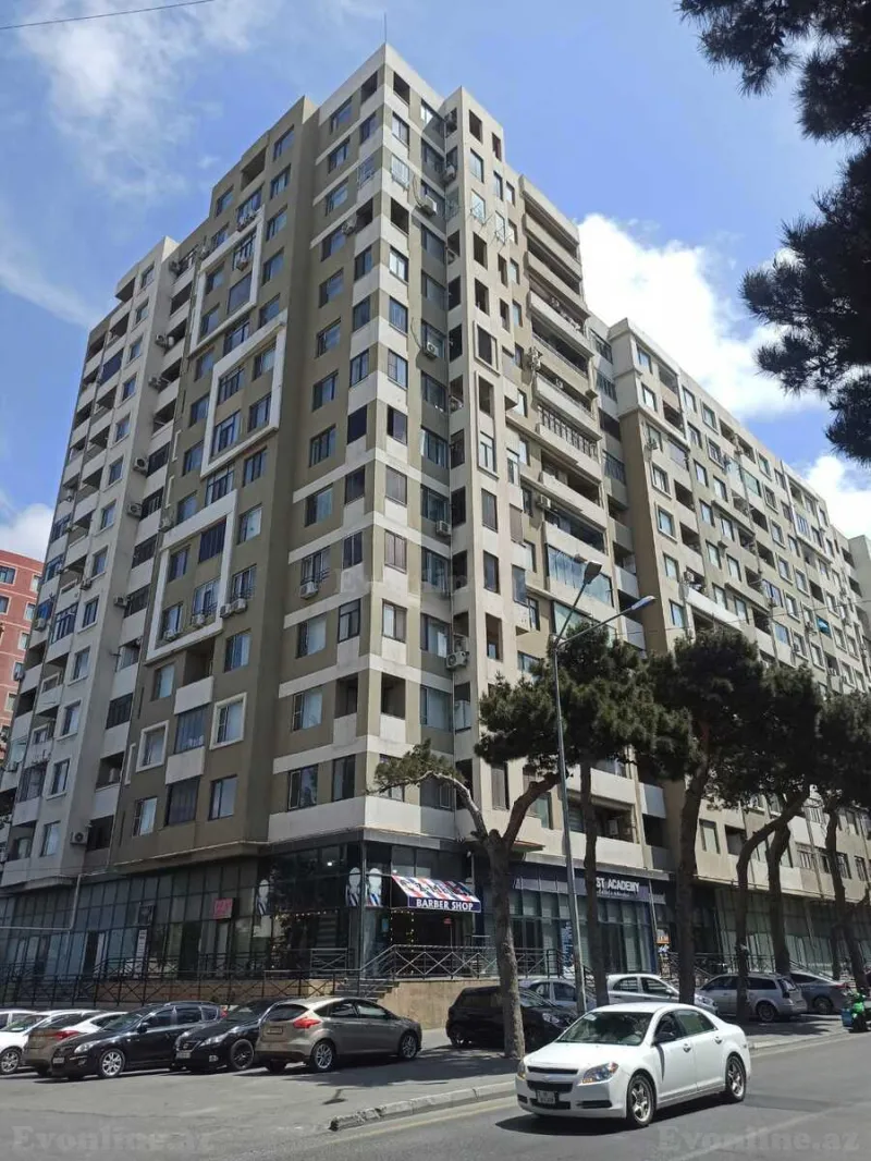 3 otaqlı Mənzil 125 m² Qaraçuxur Kirayə verilir