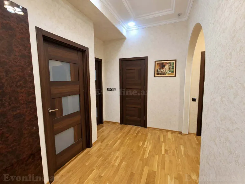 3 otaqlı Mənzil 110 m² Neftçilər m. Kirayə verilir