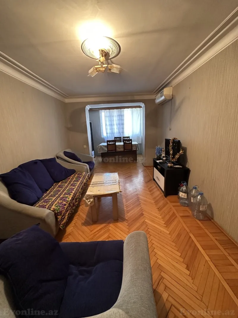 2 otaqlı köhnə tikili mənzil satılır — 8-ci mikrorayon, Bakı