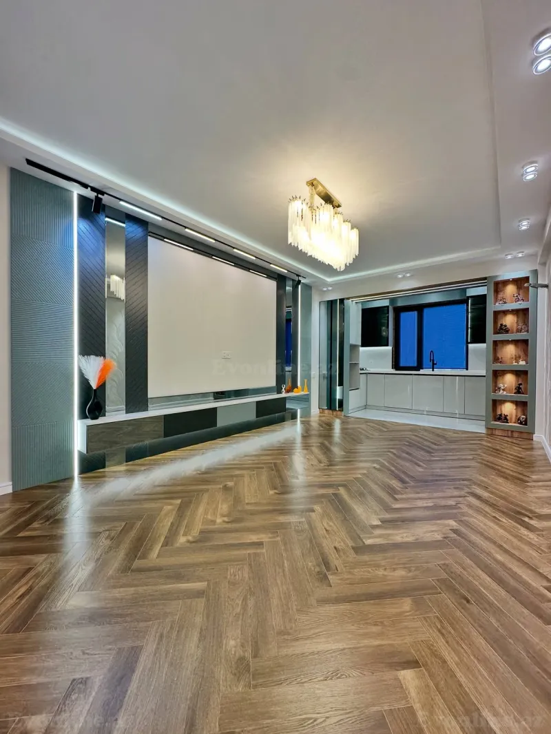3 otaqlı Mənzil 107 m² Gəncə pr. Satılır