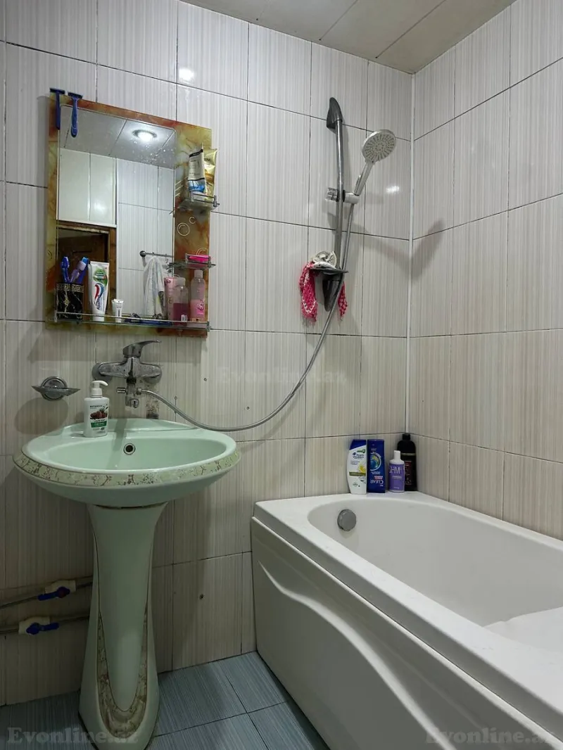 4 otaqlı köhnə tikili mənzil satılır — Bakıxanov, Bakı - şəkil 9