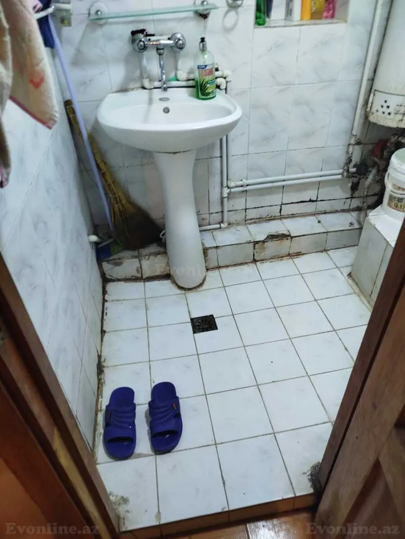 2 otaqlı köhnə tikili mənzil satılır — Həzi Aslanov m., Bakı - şəkil 14