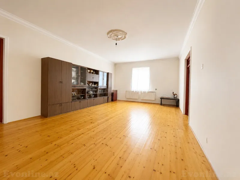 9 otaqlı Həyət evi 400 m² Novxanı Satılır