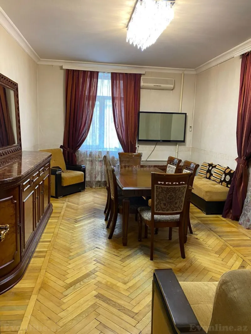 2 otaqlı Mənzil 65 m² 28 May m. Kirayə verilir