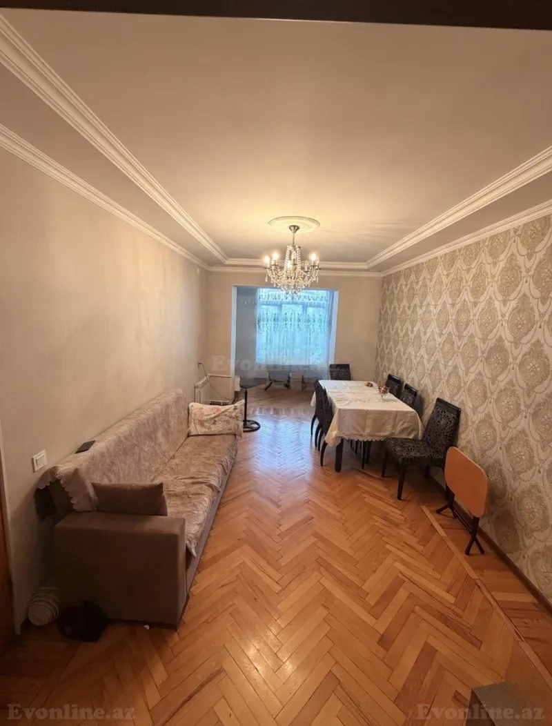 3 otaqlı Mənzil 72 m² 7-ci mikrorayon Satılır