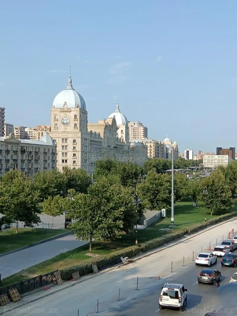 3 otaqlı köhnə tikili mənzil kirayə verilir — Yasamal r., Bakı