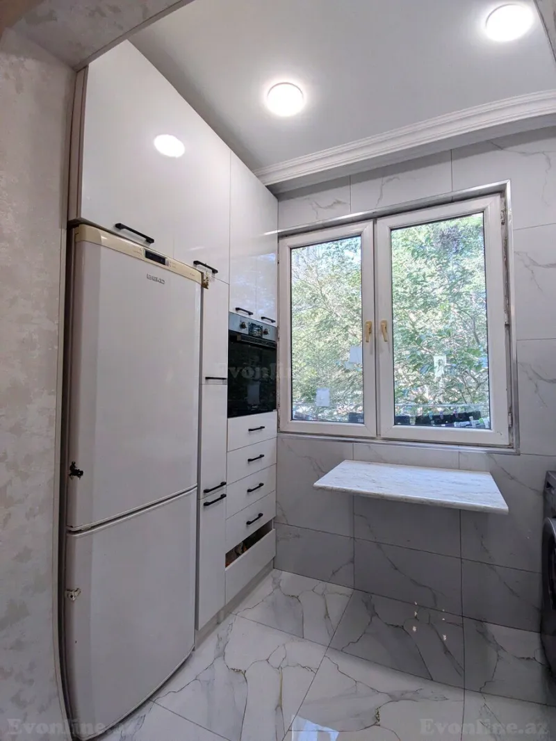 3 otaqlı köhnə tikili mənzil satılır — 20 Yanvar m., Bakı - şəkil 6