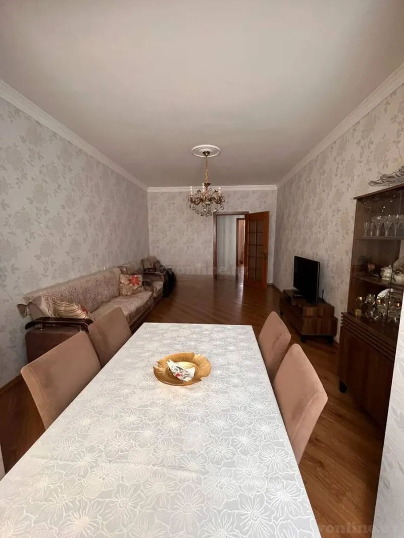 2 otaqlı Mənzil 61 m² Elmlər Akademiyası m. Satılır