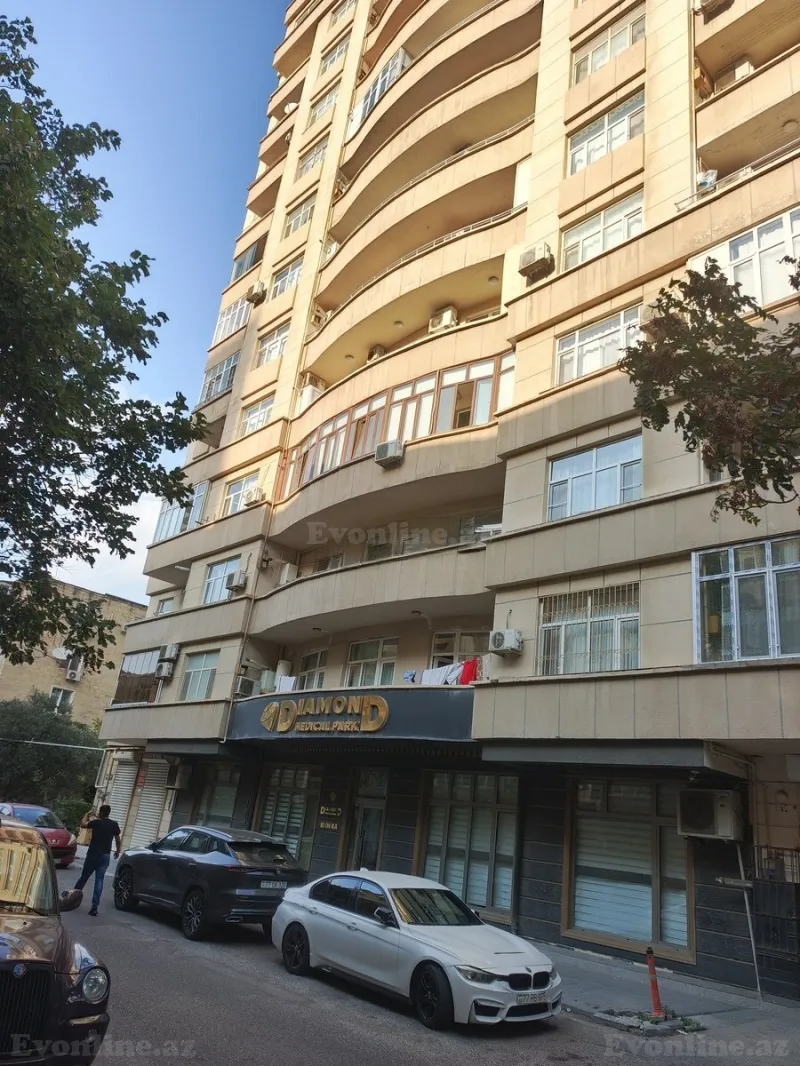 Obyekt 19.2 m² İnşaatçılar m. Satılır