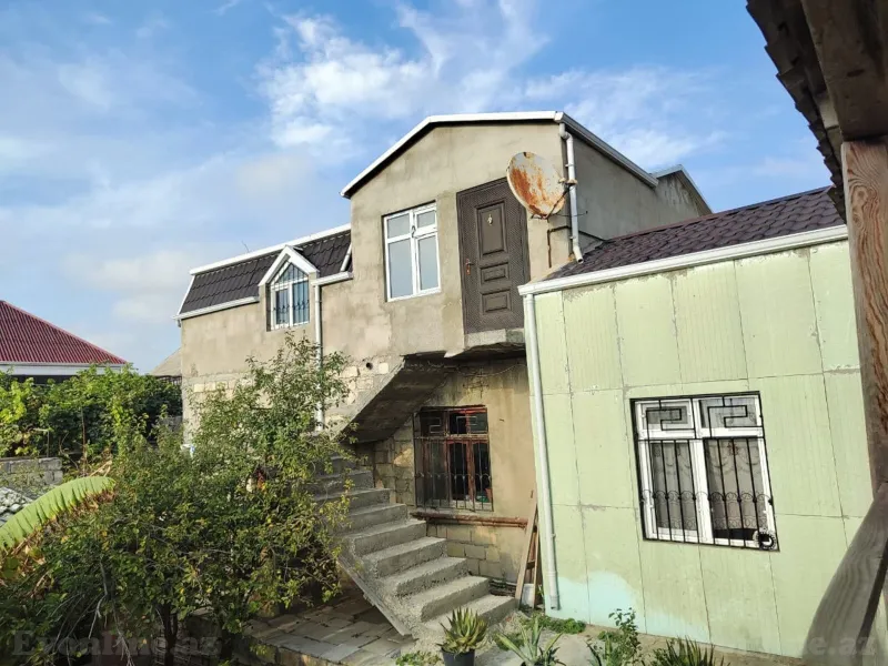 6 otaqlı Həyət evi 200 m² Həzi Aslanov Satılır