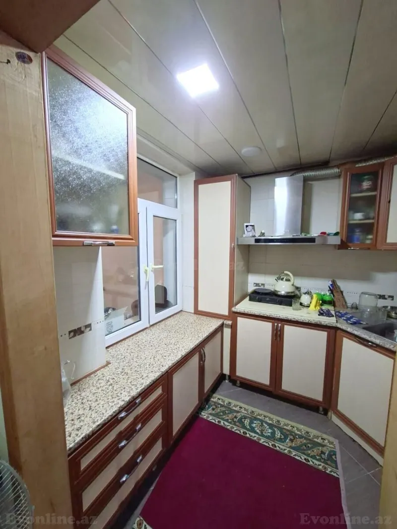 3 otaqlı köhnə tikili mənzil kirayə verilir — Elmlər Akademiyası m., Bakı - şəkil 9