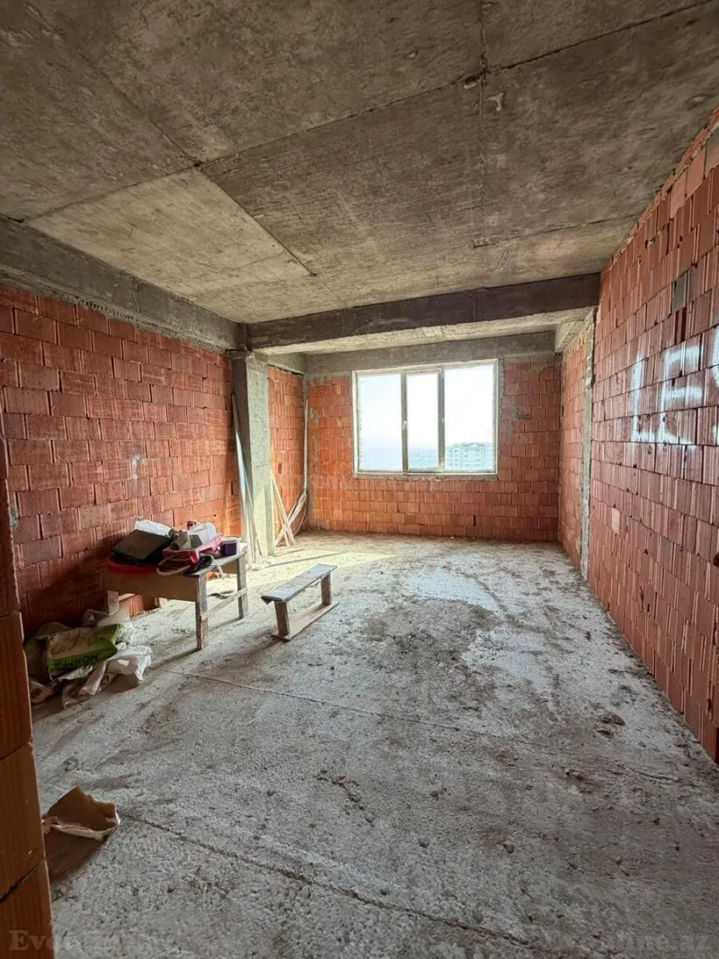 4 otaqlı Mənzil 181 m² Qara Qarayev m. Satılır