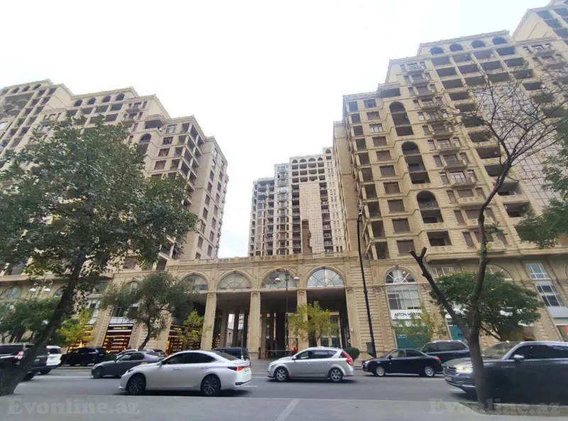4 otaqlı Mənzil 216 m² 28 May m. Satılır