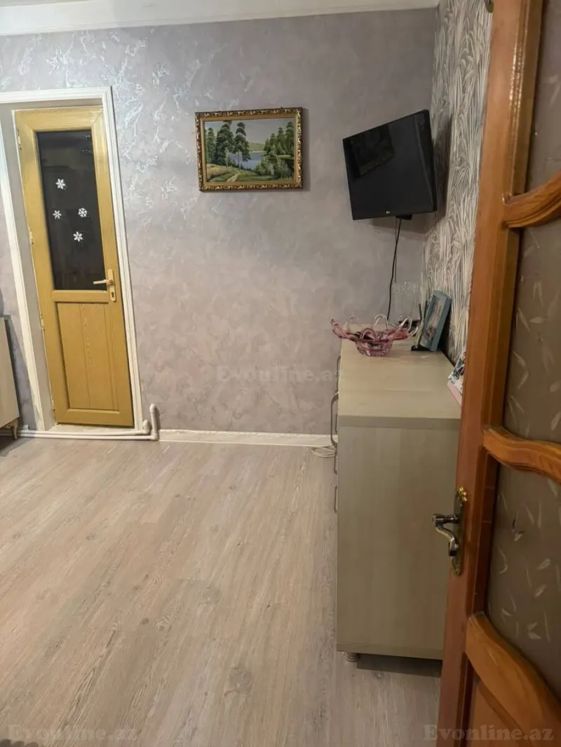 2 otaqlı köhnə tikili mənzil satılır — Həzi Aslanov, Bakı - şəkil 12